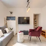Nyaraló Adorable With Private Garden And Bubble Bath