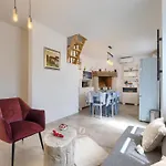 Nyaraló Adorable With Private Garden And Bubble Bath *