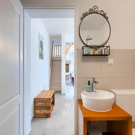 Adorable With Private Garden And Bubble Bath *