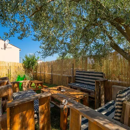 بيت للعطل Adorable With Private Garden And Bubble Bath *