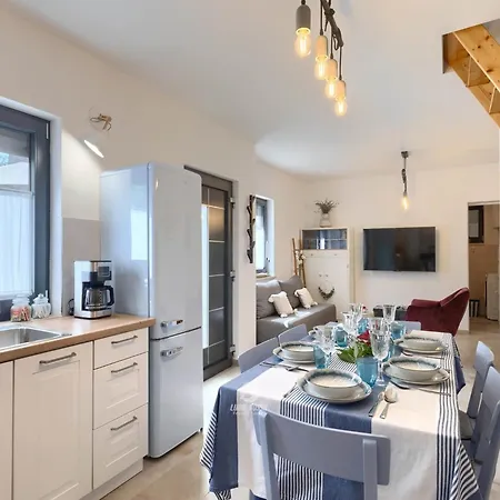 Adorable With Private Garden And Bubble Bath *