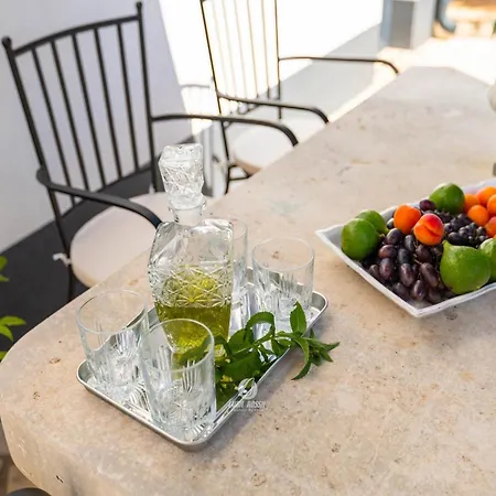 Adorable With Private Garden And Bubble Bath Сasa de vacaciones *