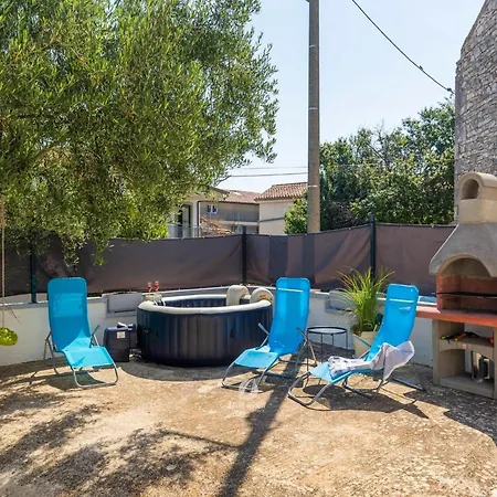 Adorable With Private Garden And Bubble Bath * Pola