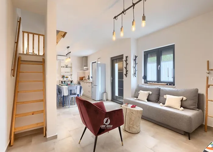 Adorable With Private Garden And Bubble Bath 度假居 普拉