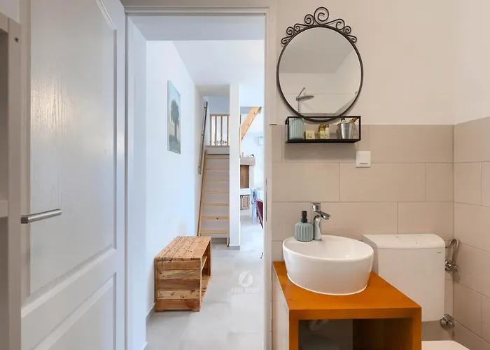 Adorable With Private Garden And Bubble Bath *