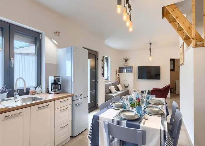 Adorable With Private Garden And Bubble Bath *