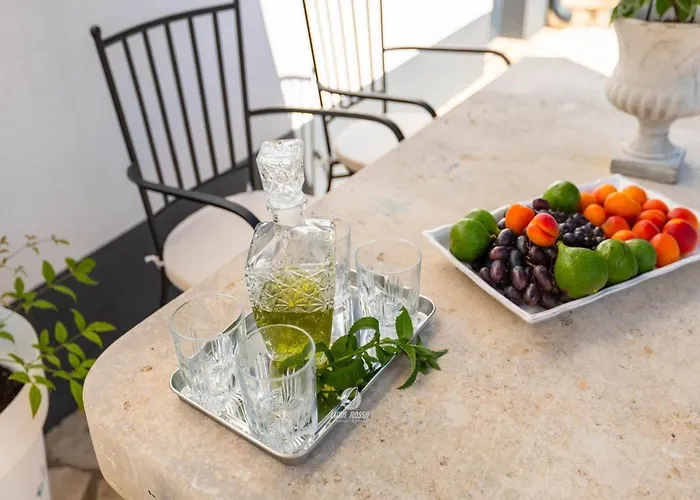 Adorable With Private Garden And Bubble Bath Nyaraló *