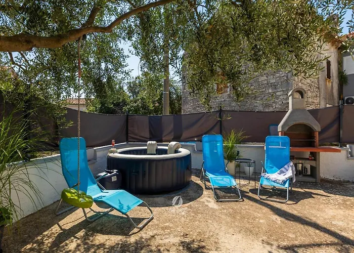 Adorable With Private Garden And Bubble Bath *