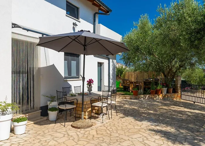 Holiday home Adorable With Private Garden And Bubble Bath